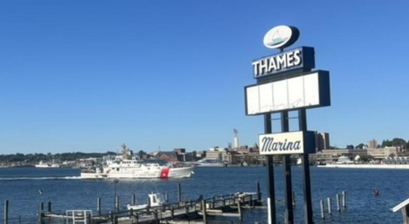 Thames Inn and Marina