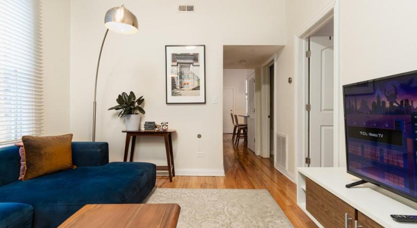 Wicker Park 2BR Modern Apartment DV3