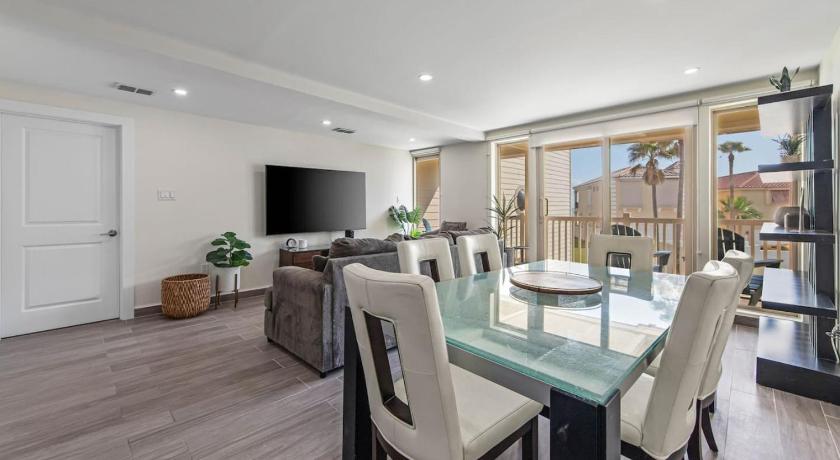 Bahia Mar Relax Waves and Views