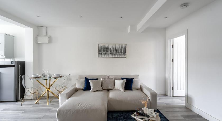Cozy Downtown Apartment