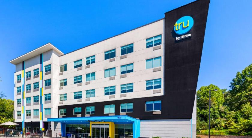 Tru by Hilton Asheville Blue Ridge Parkway