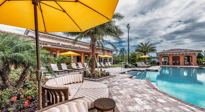 Entire Apartment King Bed, Pets Welcome, 15 Min to Parks, Resort-Style Amenities