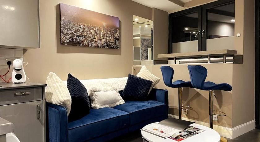 23 Henderson MODERN 1 BED LEITH TRAM STATION Edinburgh