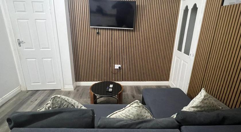 Femros Apartments, 15mins to city center.