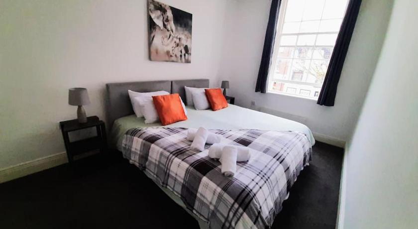 Super Central 2bed Central Reading - free parking