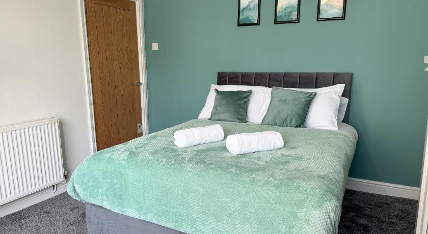 Stoneleigh Retreat 4BR Entire Home