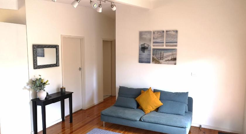 Rye Holiday Getaway BYO Linen and Towels 750m walk to Beach