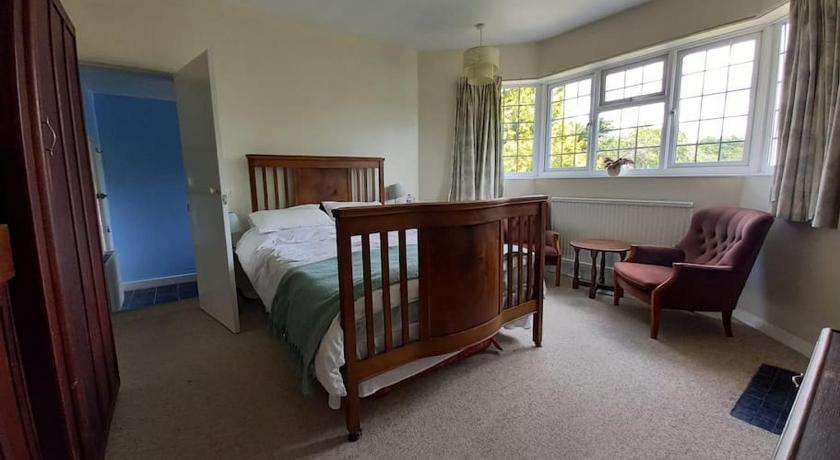 Private 1-bedroom apartment in Raynes Park