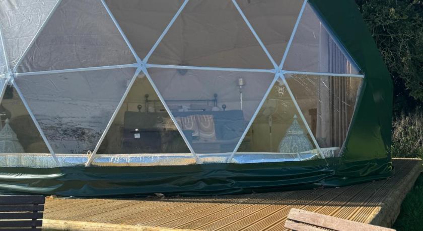 Star gazing Dome 1 with log burner