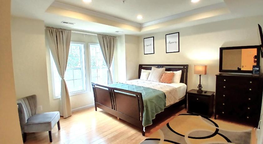 Luxury & Cushy Private Room in DC