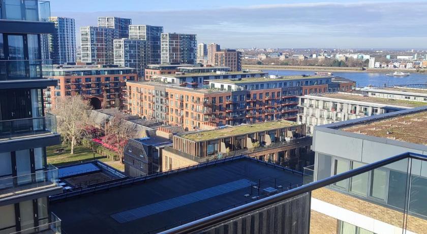 Grandeaur 2-bedrooom apartment in Royal asenal with Riverview