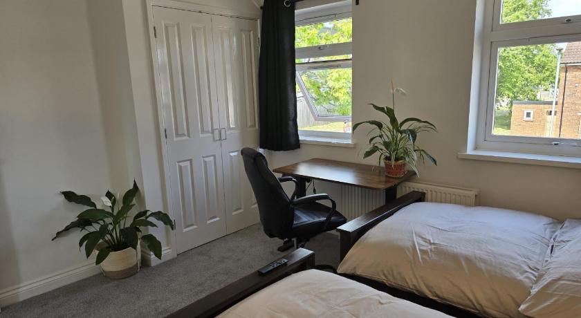 Heathrow, Hounslow, Beautiful Modern Home