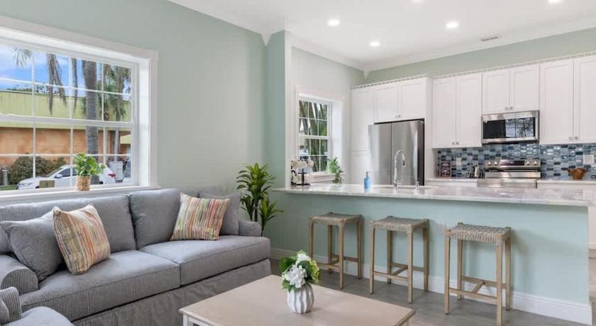 Cozy first floor waterside condo