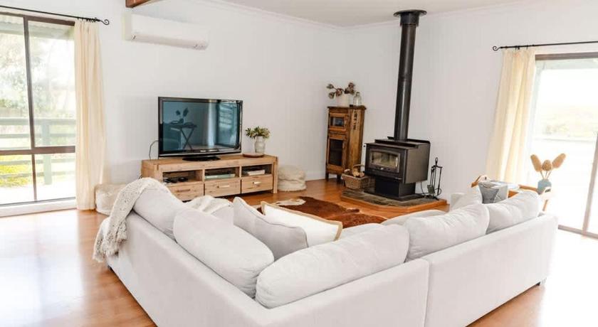 Salt bush cottage Peterborough