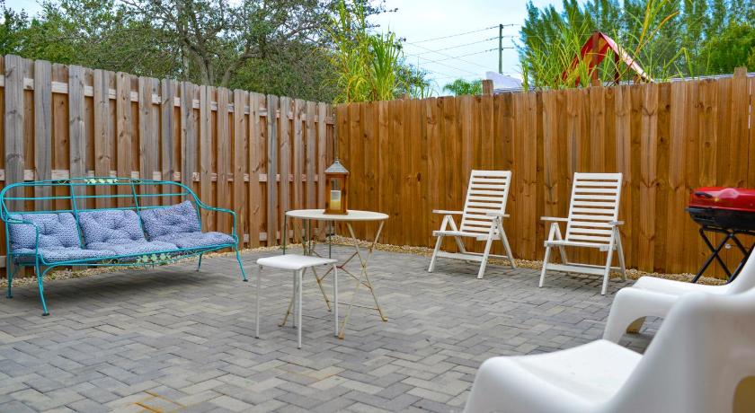 Beautiful Entire Duplex to Family Vacation!