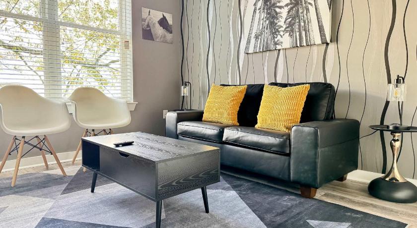 Luxury New 1B1B Private Balcony w Washer Dryer 525Pkwy