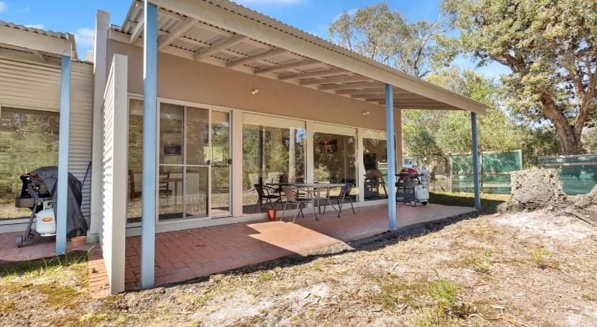 Ivanhoe - Waterfront Retreat