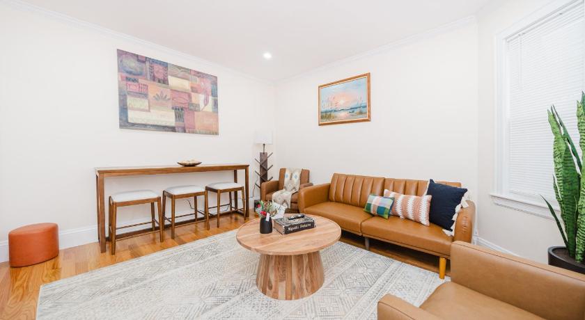 76-2 5BR Cozy Apartment in Boston