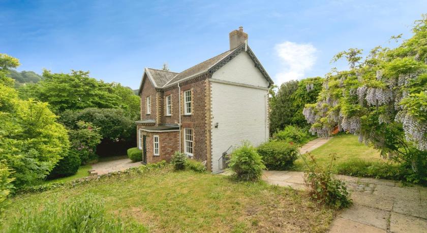 Gweryl Lodge