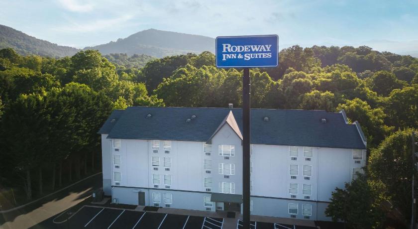 Rodeway Inn & Suites near Outlet Mall - Asheville