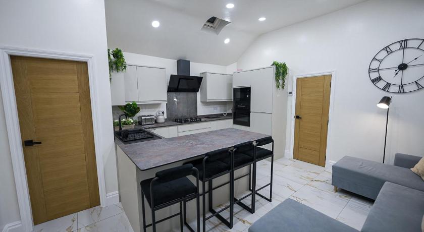 Cozy Charming Bungalow BRAND NEW