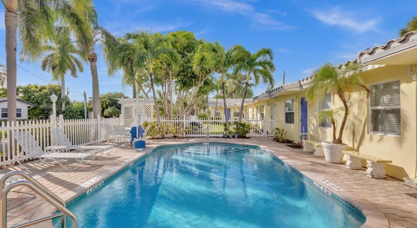 Bahama Beach Club Pompano - Fort Lauderdale - Charming and Cozy Studios & Apartments close to Beach