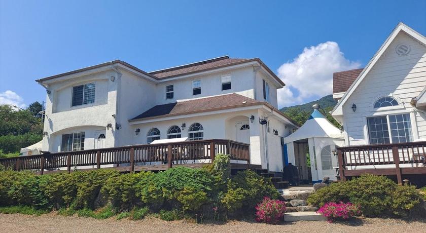 Hapcheonho View Smile Pension