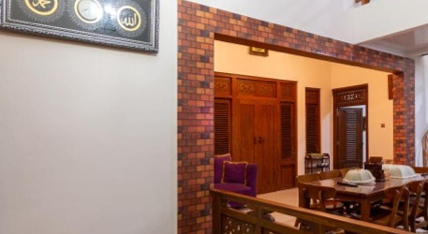 Belgareti Modern Ethnic House Cipanas Puncak