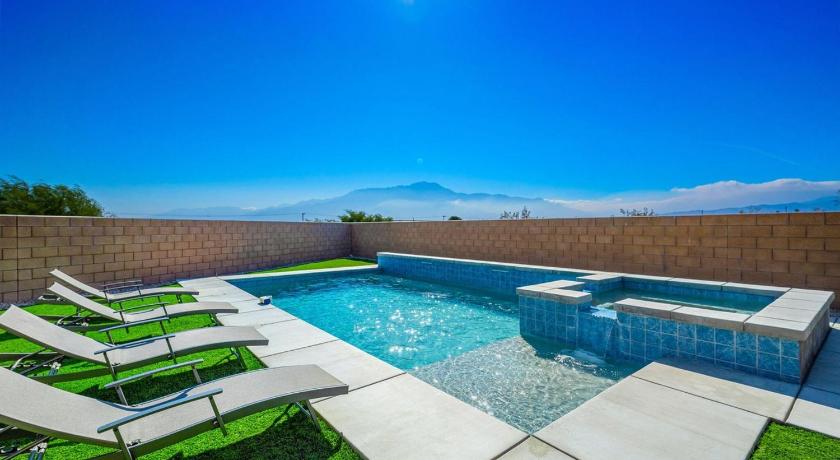 New House with Salt Water Pool and Majestic Views