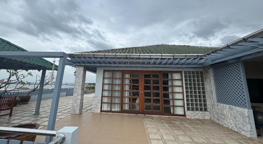 At home Sriracha Sea view