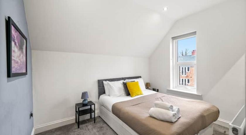 BridgeCity Entire apartment 1Bedroom Apartment Free Parking