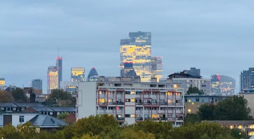 Kings Cross Nest 3 Bedroom Apartment