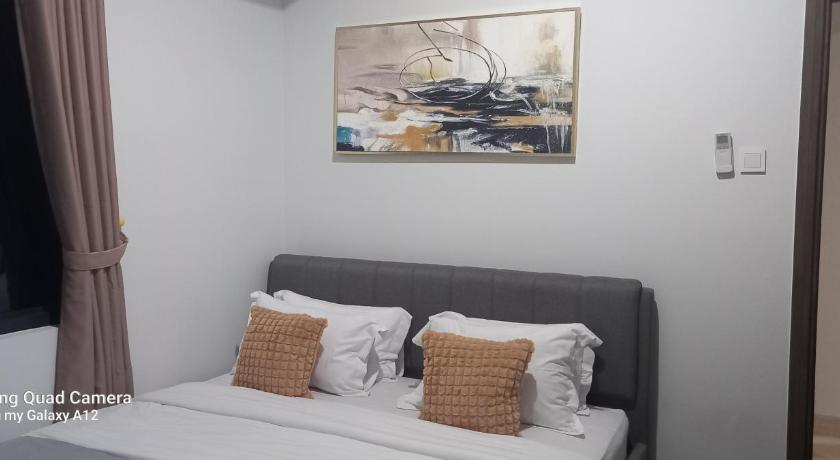 Southgate Residence, Ellegance