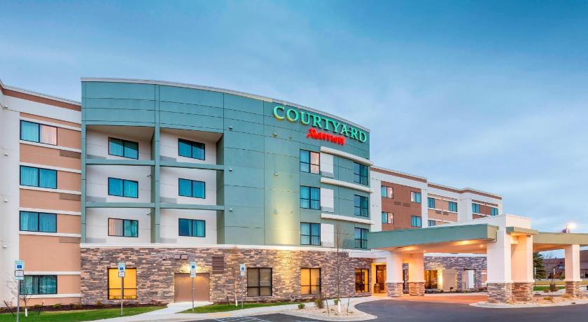 Courtyard Bismarck North
