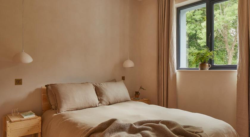 Yarn - Arlo Deluxe Suite