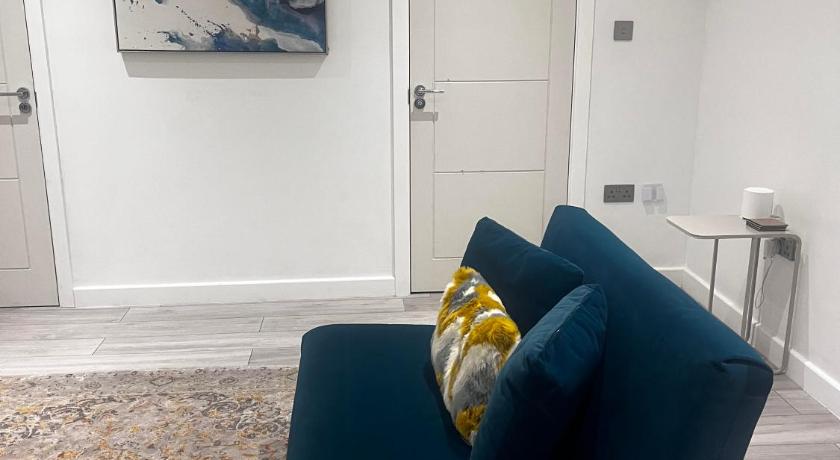 Devonshrie - Stunning Private Bedroom with Bathroom