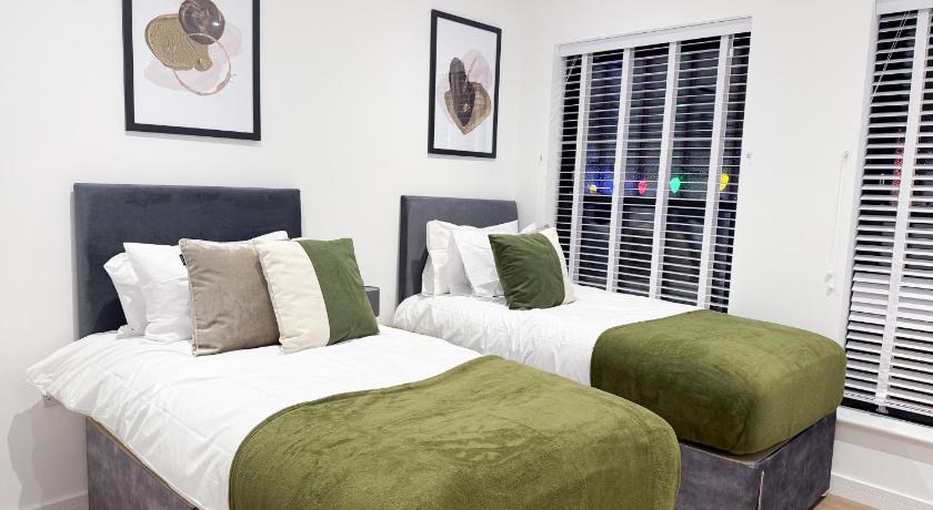 Spacious Modern 1 Bed Apartments in St Neots - Perfect for Contractors & Professionals - Free Parkin