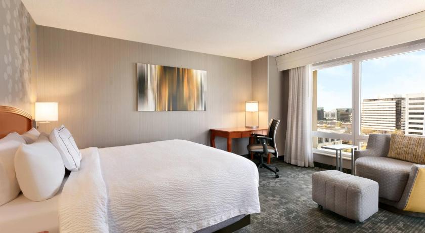 Courtyard Tysons McLean