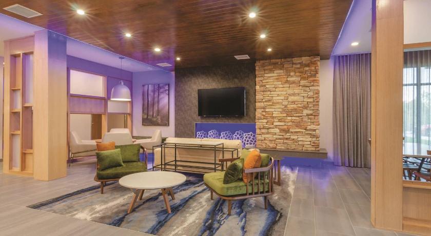Fairfield Inn & Suites Kansas City Shawnee