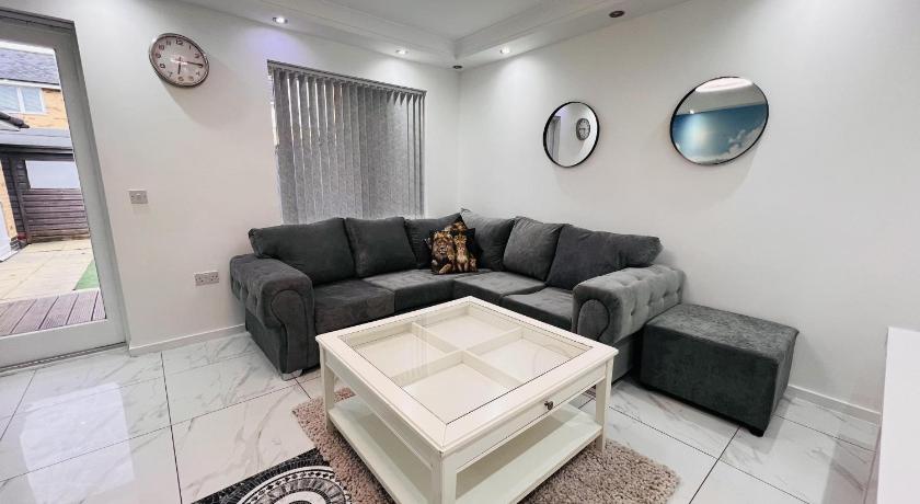 3-Bed House in Northolt