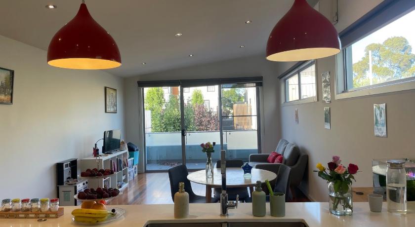Room in Newport Modern townhouse - Walk to stunning ocean view