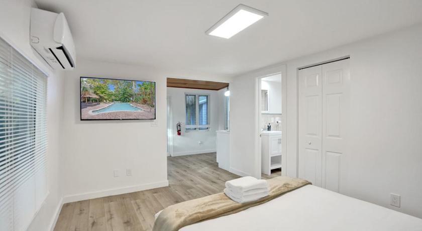 Tropical Oasis Studio w Pool