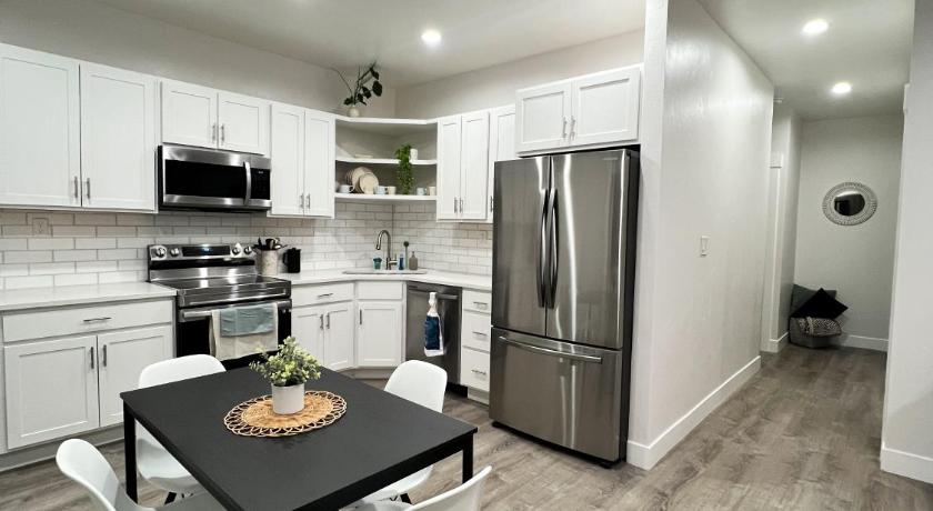 Newly Remodeled Luxury Ski and Relax Retreat