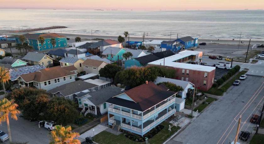 Top Deck Ocean View - 2 Br Ocean Views & Hot Tub