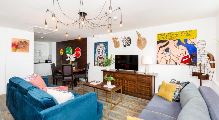 Printworks Building City Centre Penthouse 5 Bedrooms Sleeps 14