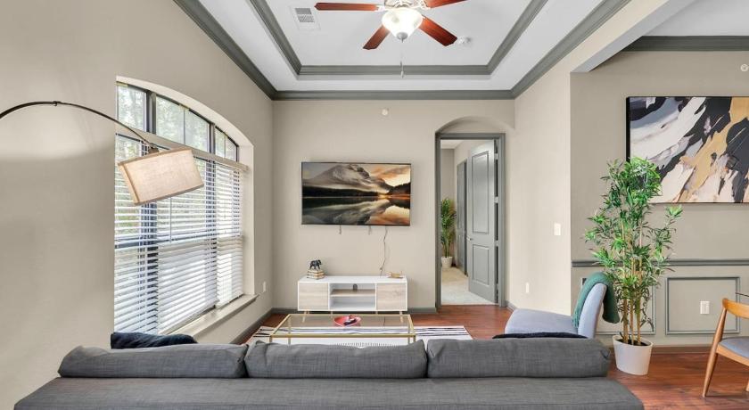 Cozy 2BR- Pool,Gym,Pkng,Near BOK Ctr&Arts Dstrct