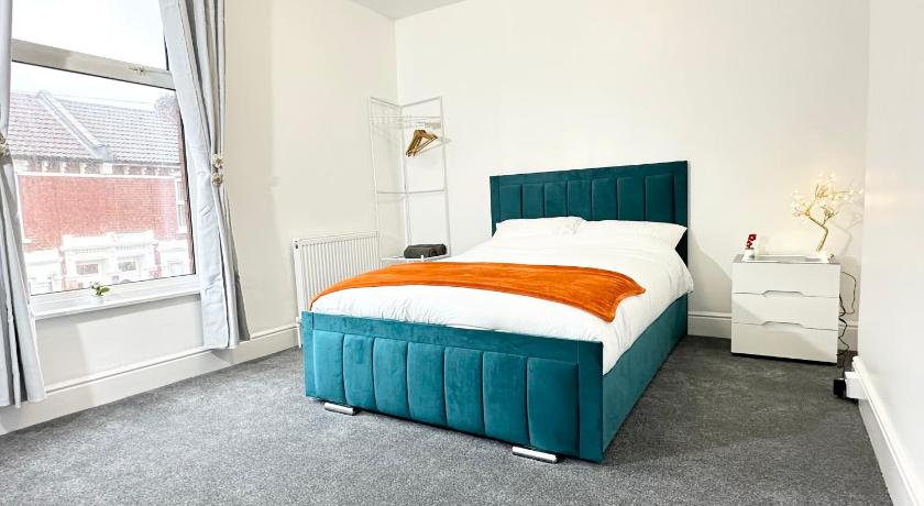 Large double room in Portsmouth - Mayhall Rd