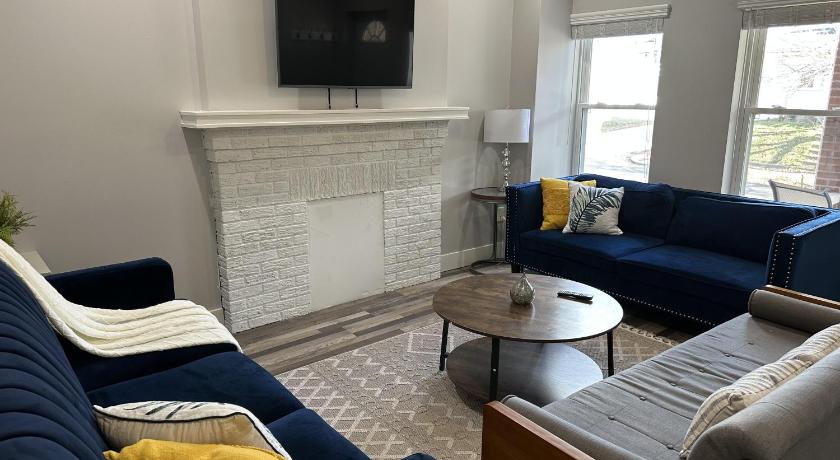 Lovely 2BR Near Downtown Area