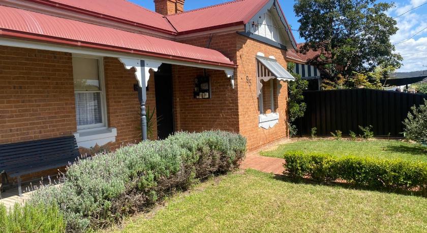 Merala a cosy cottage with easy stroll to CBD