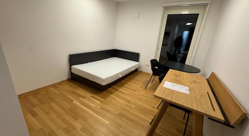 Apartment Innsbrucker Platz 2